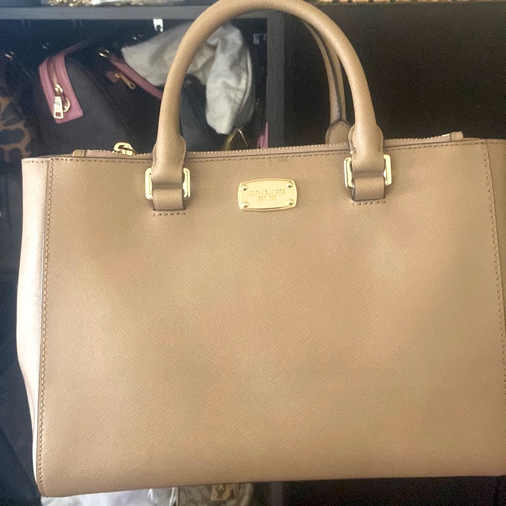 Michael Kors Kellen Medium Leather Satchel